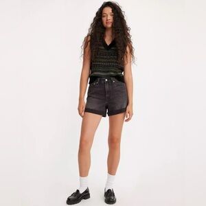 Levi’s rolled 80s mom shorts